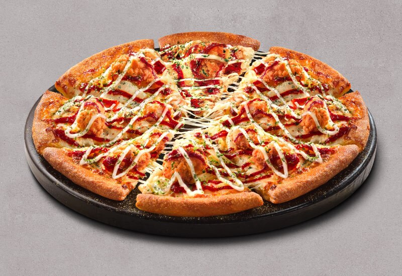 Korean Spicy Sauce Fried Chicken Pizza